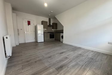 1 bed flat, Frogmore Road, Fratton, Portsmouth, PO48RB - Image 3